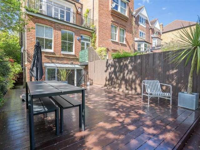 Flat for sale in Shepherd's Hill, Crouch End
