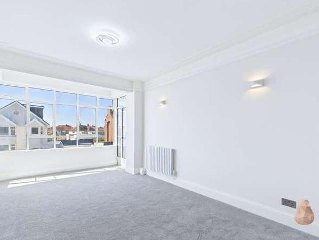 Flat for sale in Worthing, West Sussex