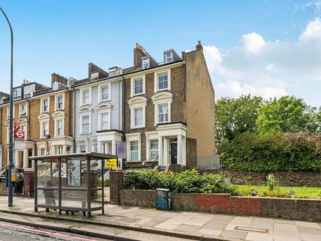 Flat for sale in London Borough of Lewisham, New Cross