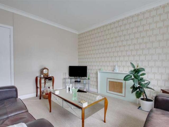 Flat for sale in West Worthing, Worthing