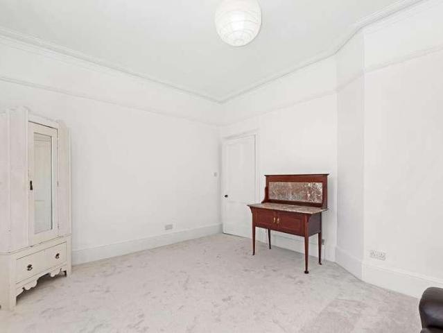 Flat for sale in Anerley, Greater London