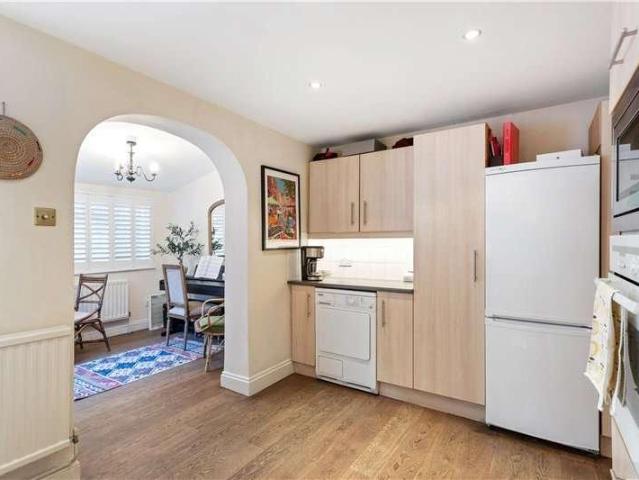 Flat for sale in South Kensington, Greater London