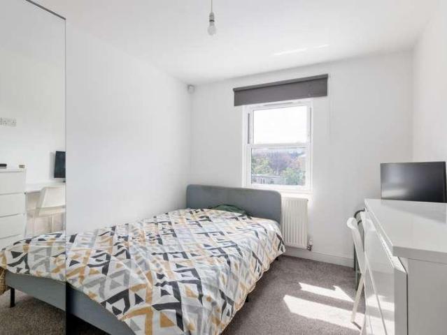 Flat for sale in London Borough of Merton, Greater London