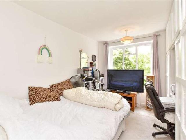 Flat for sale in Brunswick