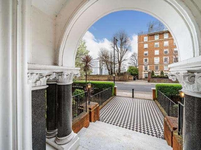 Flat for sale in St. John's Wood, Greater London