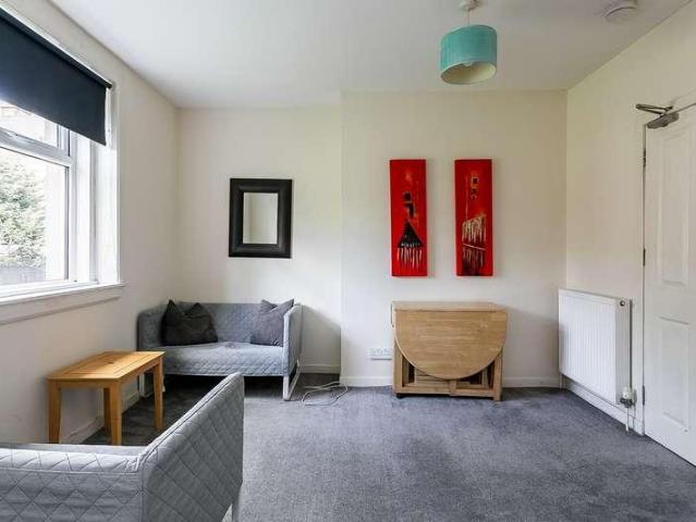 Flat for sale in Hillside, Leith