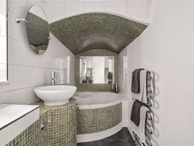 Flat for sale in Royal Borough of Kensington and Chelsea, Greater London