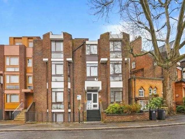 Flat for sale in Belsize Park, Greater London