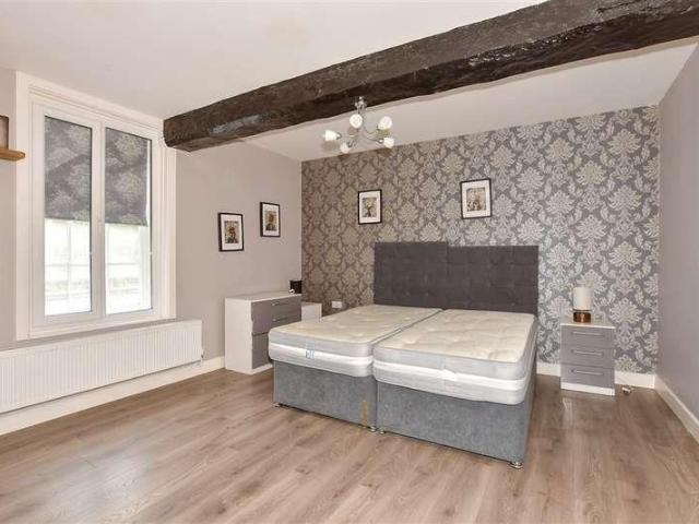 Flat for sale in Longport, The Bridge