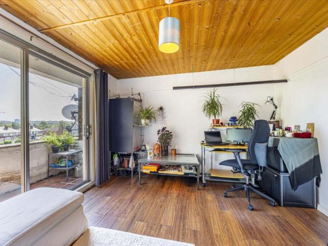 Flat for sale in Whitemoor, Haddon
