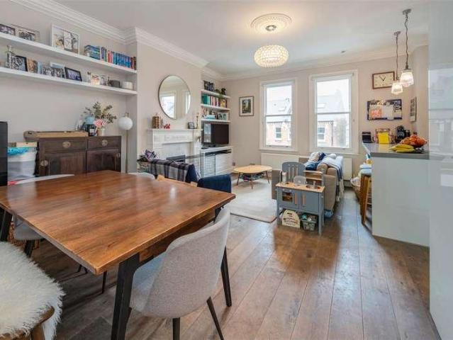Flat for sale in Gospel Oak, Greater London