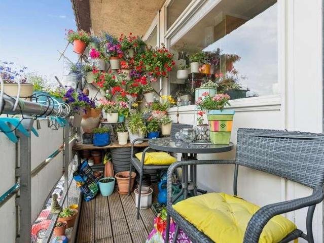 Flat for sale in King's Walden, Hertfordshire