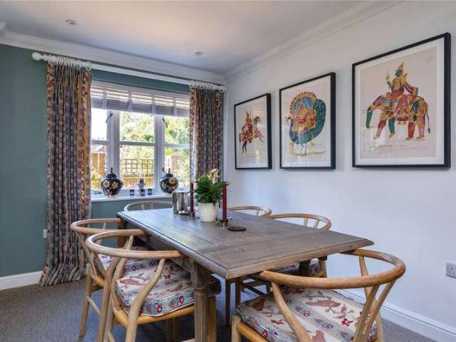 Flat for sale in Fole, Surrey