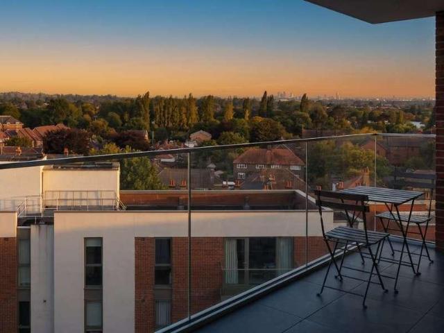 Flat for sale in Epsom, Surrey