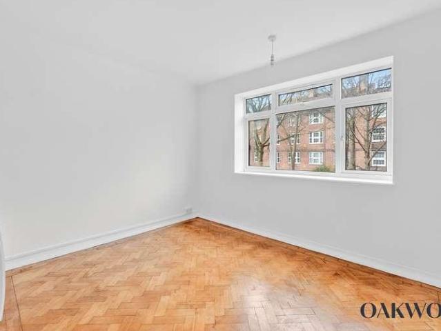 Flat for sale in Stoke Newington, Greater London