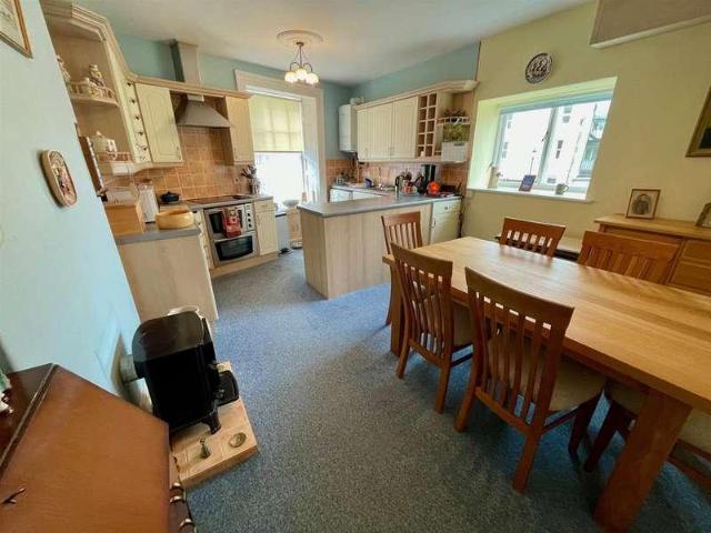 Flat for sale in Beaumaris