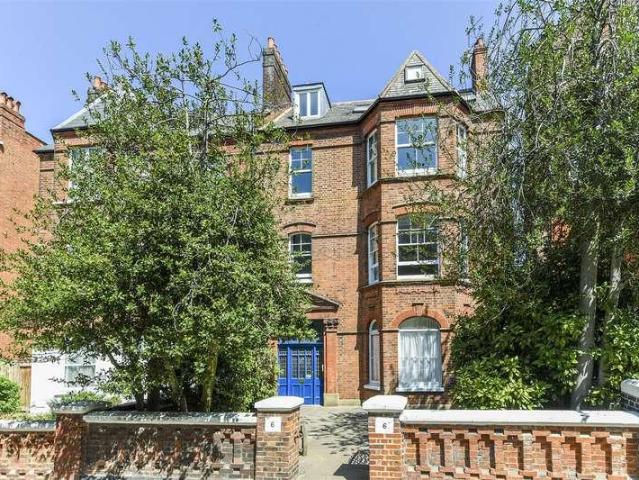 Flat for sale in South Hampstead, Greater London