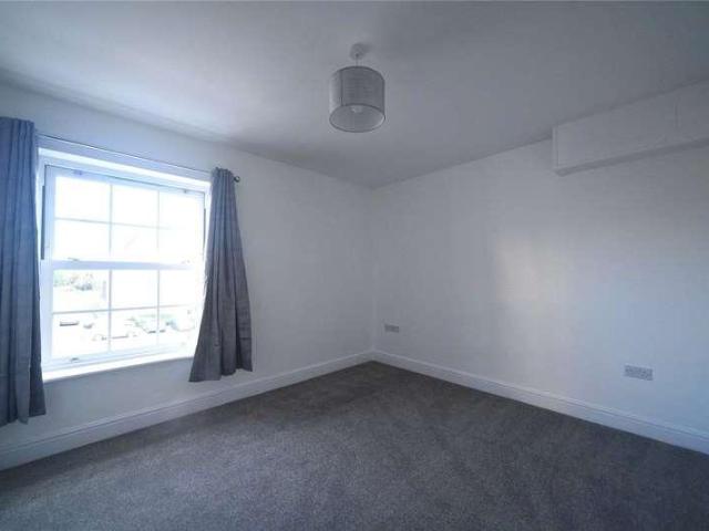 Flat for sale in Chedburgh, Suffolk