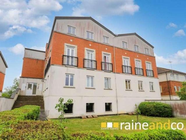 Flat for sale in Hatfield, Fretherne