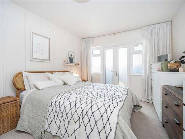 Flat for sale in Worthing, West Sussex