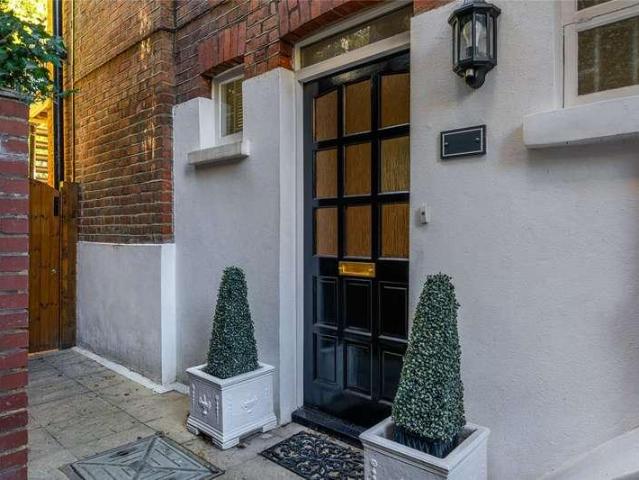 Flat for sale in London Borough of Camden, Greater London