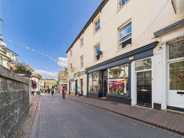 Flat for sale in Budlake, Devon