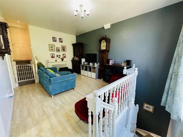 Flat for sale in Cliffe, North Yorkshire
