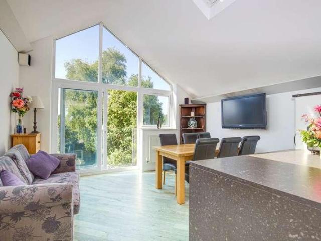 Flat for sale in Reading