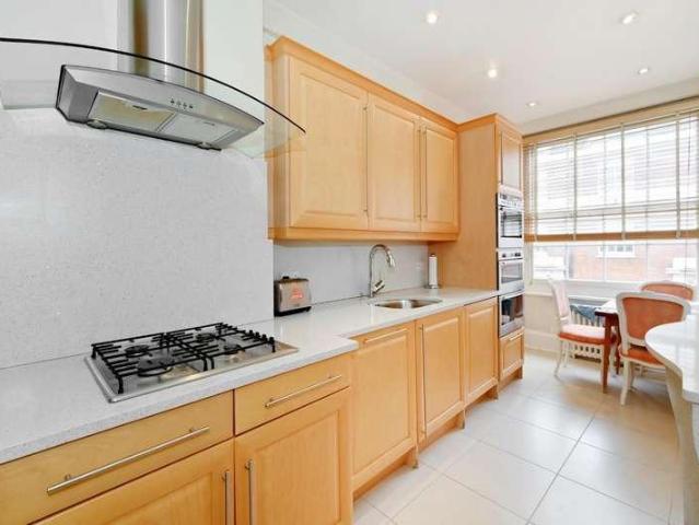 Flat for sale in Marylebone, Greater London