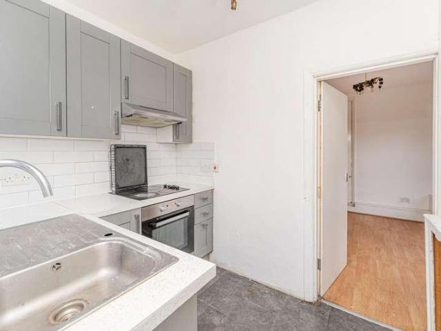 Flat for sale in Noel Park, Greater London