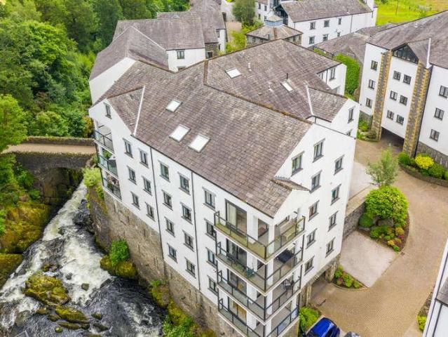 Flat for sale in Bowston