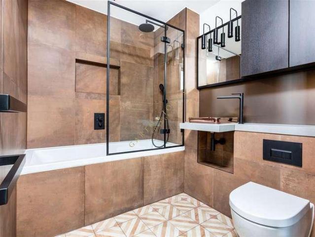 Flat for sale in Vauxhall, Greater London