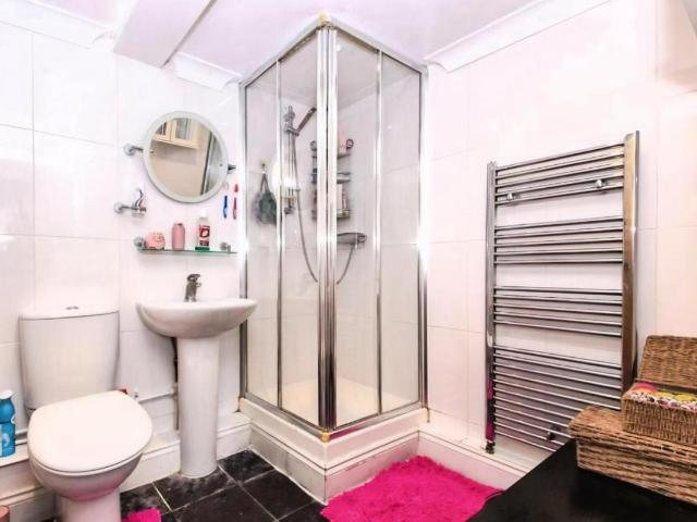 Flat for sale in Lessness Heath, Greater London