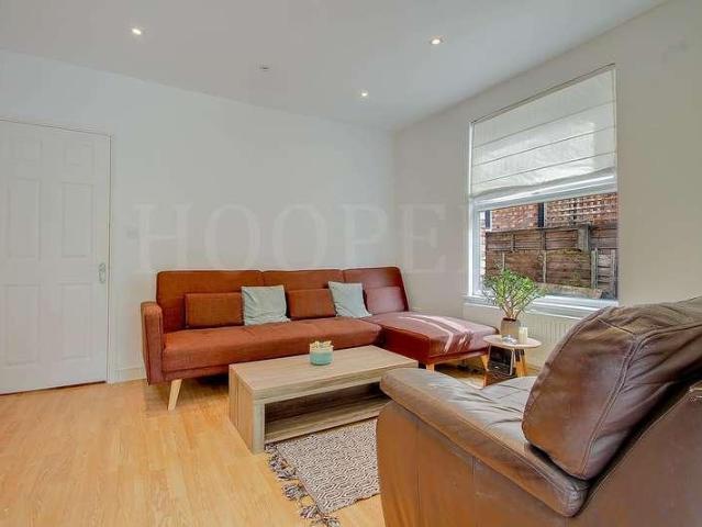 Flat for sale in Dollis Hill, Greater London