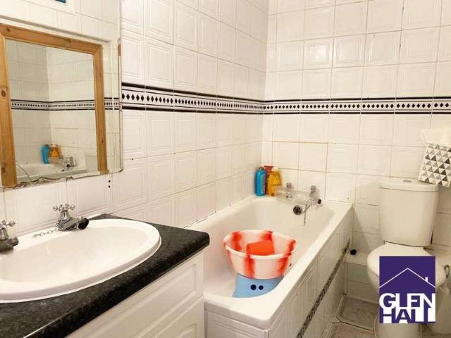 Flat for sale in Friern Barnet, Greater London