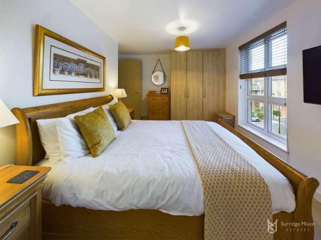 Flat for sale in Crumbles, Eastbourne