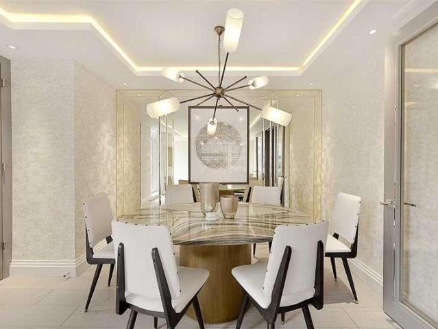Flat for sale in Victoria, Greater London