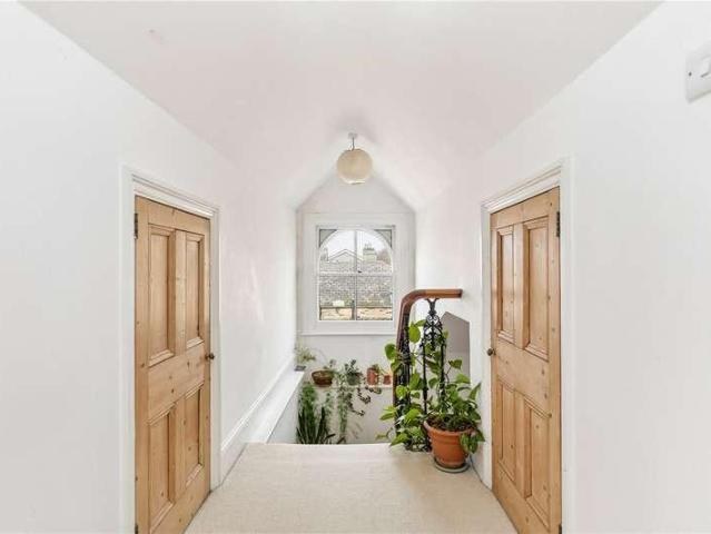 Flat for sale in Highbury, Greater London