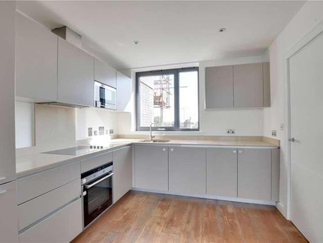 Flat for sale in East Greenwich, Greater London