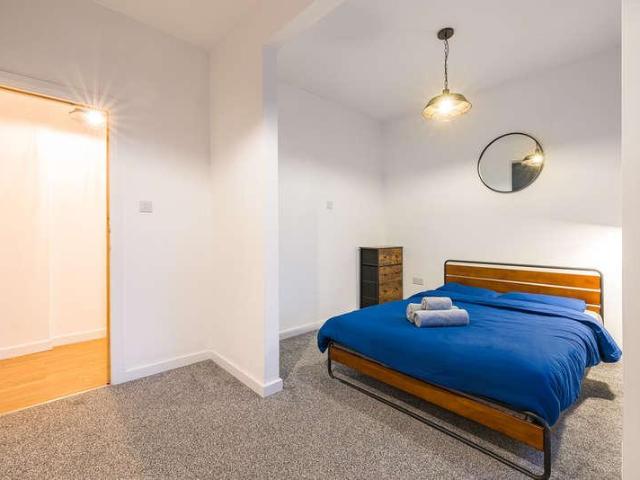 Flat for sale in Camberwell, Greater London