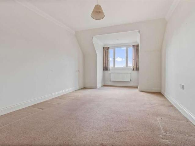 Flat for sale in Worthing, West Sussex