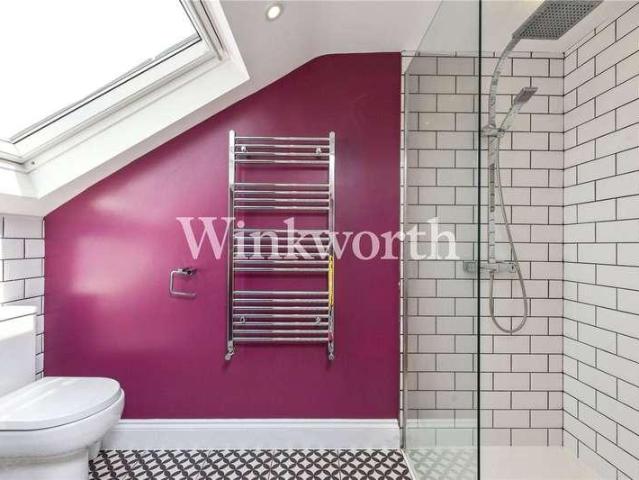 Flat for sale in Harringay, Greater London