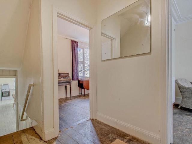 Flat for sale in Finchley, Greater London