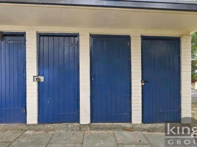 Flat for sale in Noel Park, Greater London