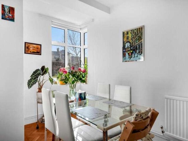 Flat for sale in London Borough of Lewisham, Blackheath