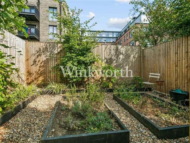 Flat for sale in Greater London