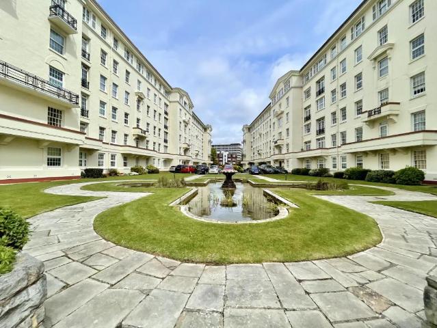 Flat for sale in West Cliff, Bournemouth
