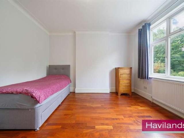 Flat for sale in Greater London