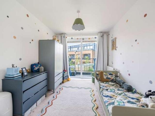 Flat for sale in Upper Walthamstow, Greater London
