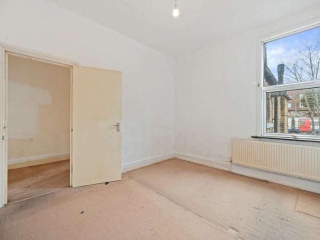 Flat for sale in Dollis Hill, Greater London